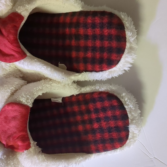 Christmas Plushie Slippers - Picture 4 of 4